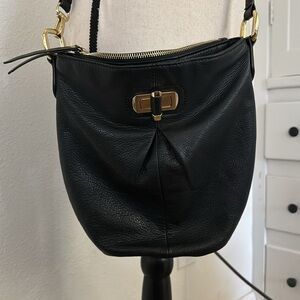 B Makowsky black pebbled leather crossbody bag